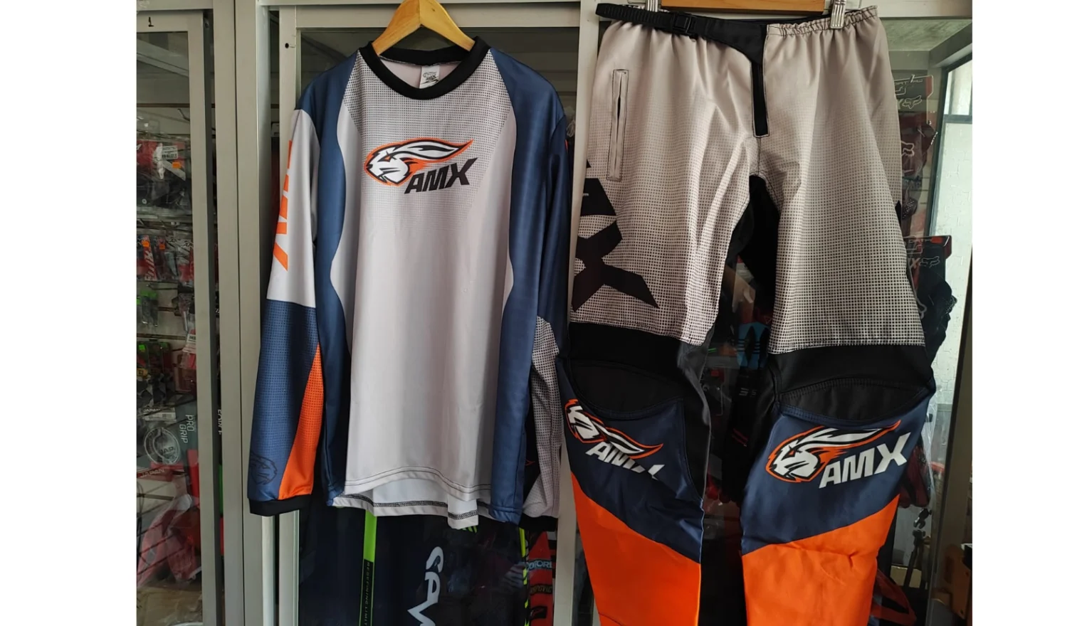 traje-motocross-blanco-azul-m-32-amx